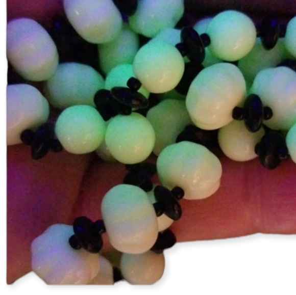 Vintage Czech Bohemian 1920s Art Deco Uranium Glass Bead Necklace - Picture 3 of 12